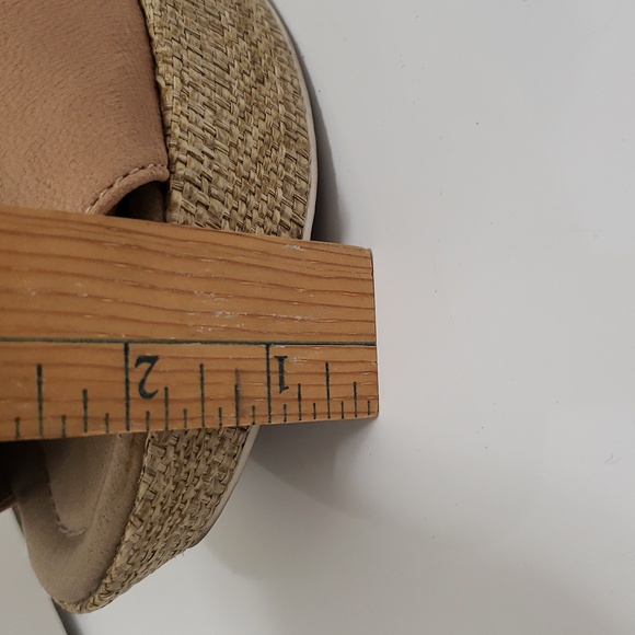 Womens Kenneth Cole Reaction Lightweight and Super Comfortable Platform Sandals - Picture 9 of 9